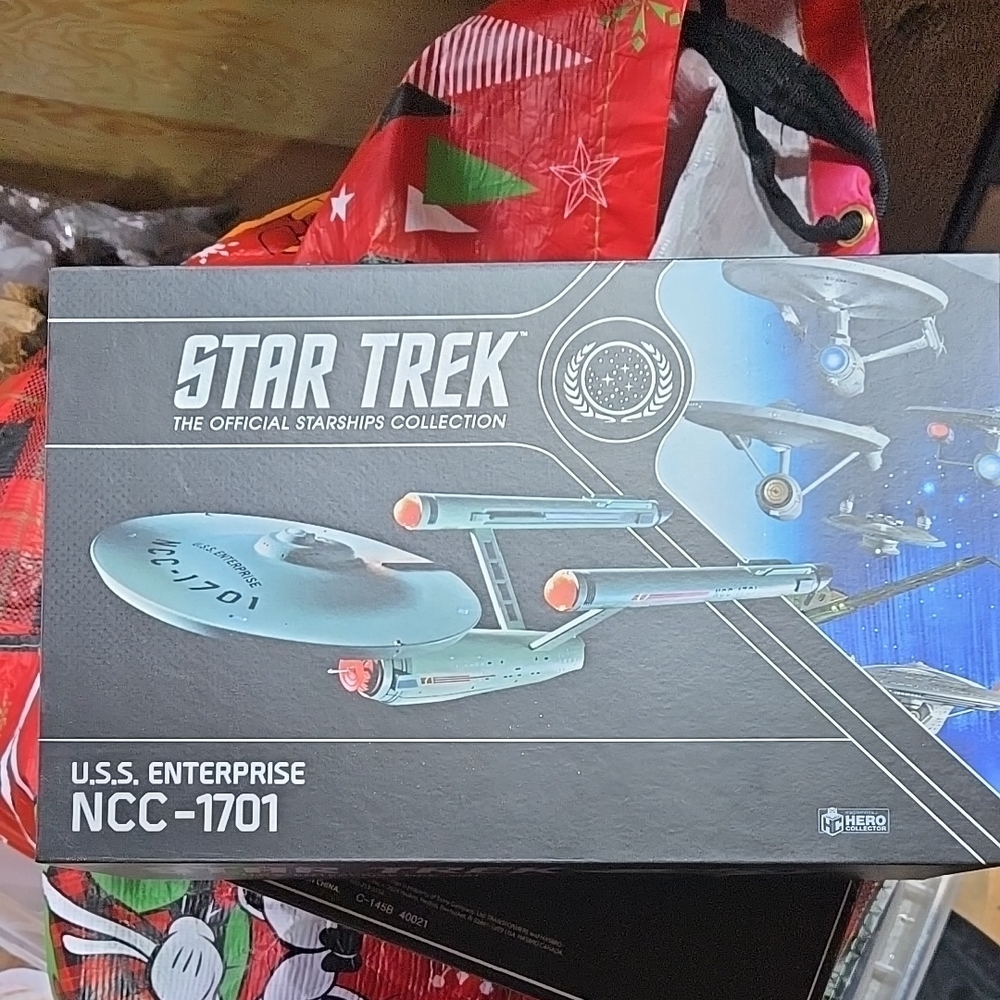 Star Trek U.S.S. Enterprise NCC-1701 Eaglemoss Model